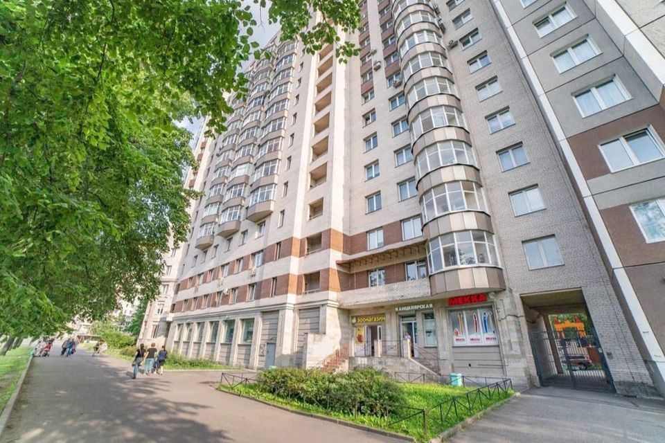 Продаётся 3-комнатная квартира, 123.4 м²