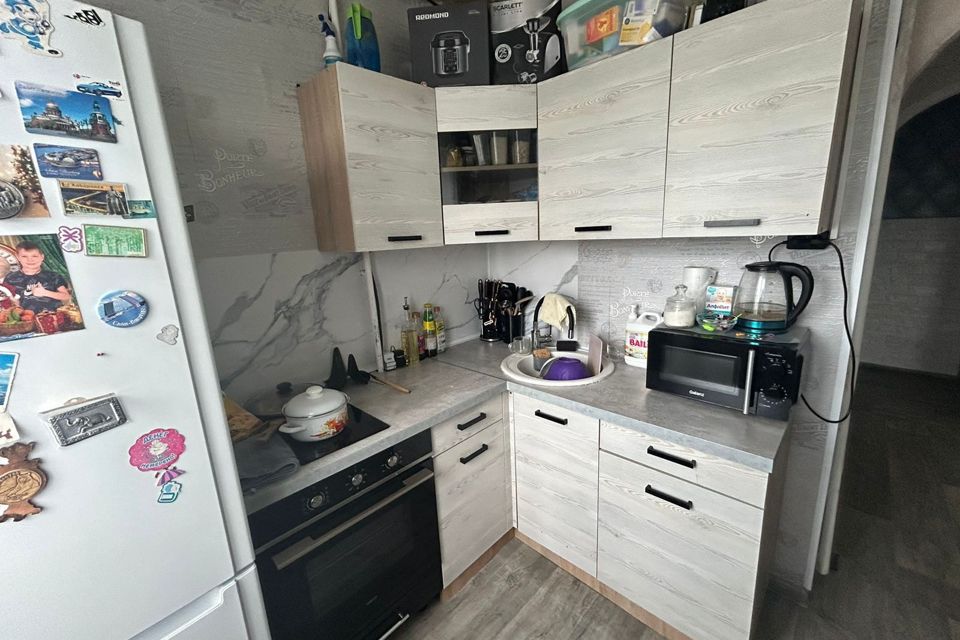 Продаётся 3-комнатная квартира, 50.6 м²