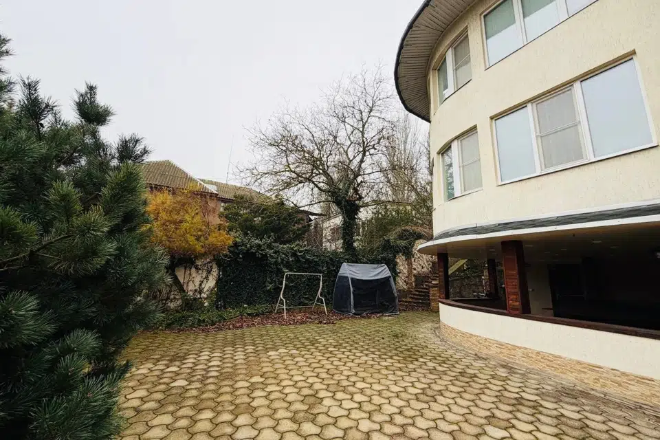 Продаётся 3-этажный дом, 380.3 м²