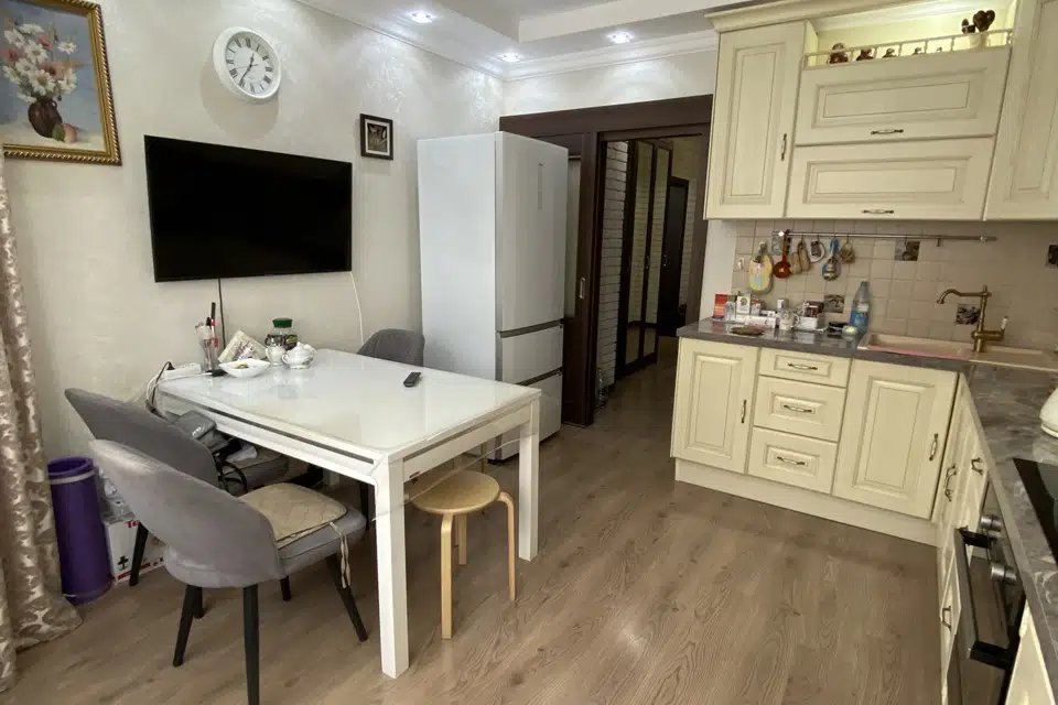 Продаётся 3-комнатная квартира, 75.5 м²