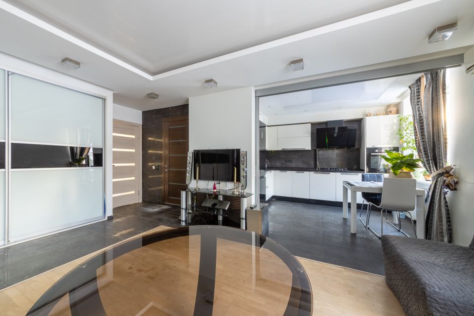 Продаётся 3-комнатная квартира, 82.7 м²