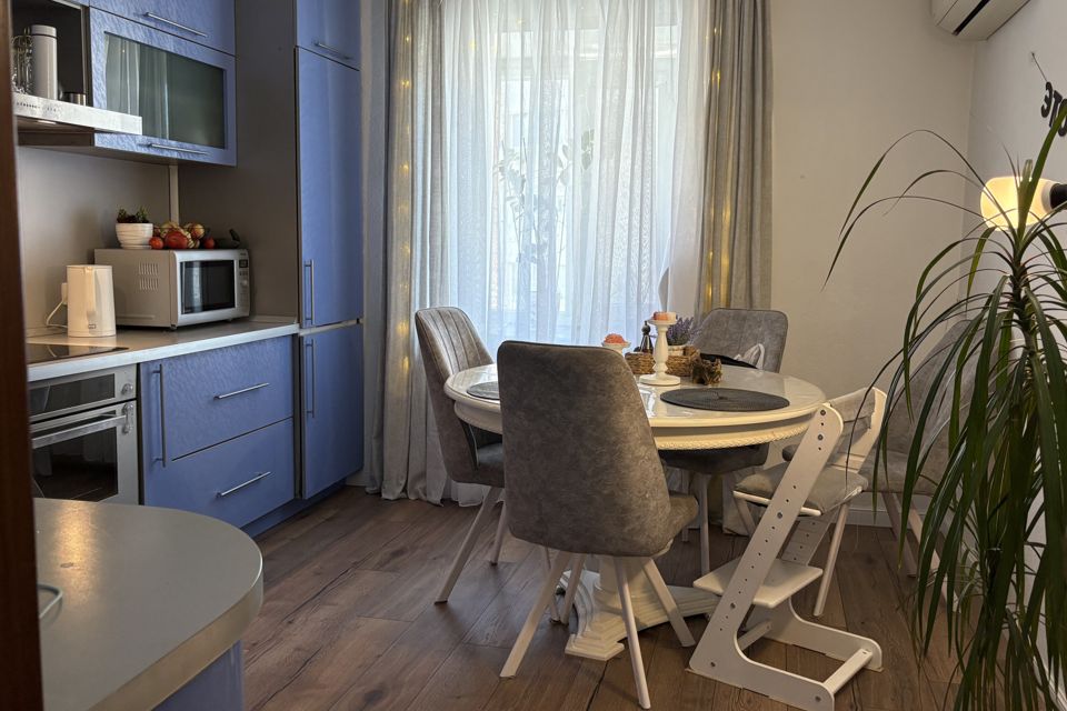 Продаётся 2-комнатная квартира, 61.4 м²