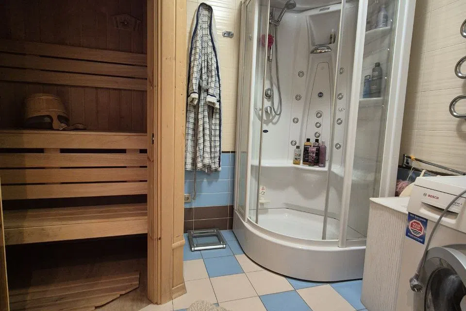 Продаётся 5-комнатная квартира, 197 м²
