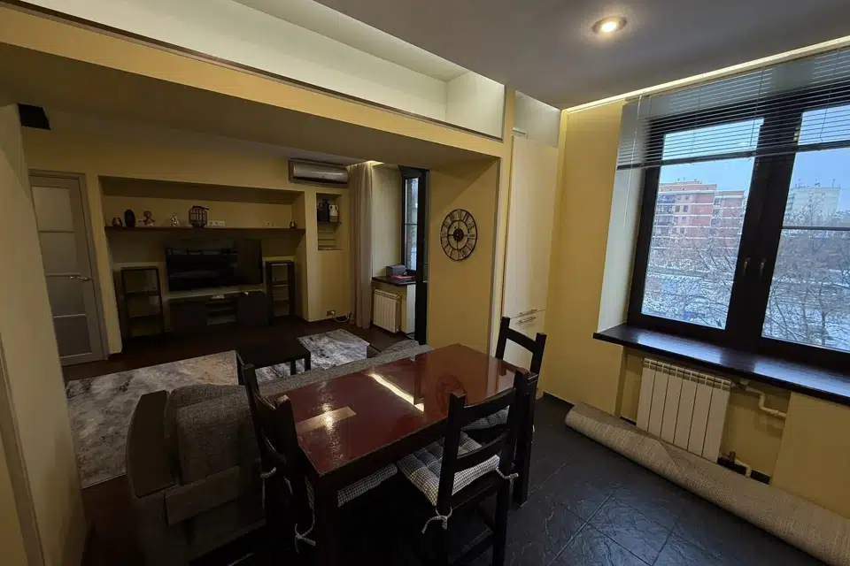 Продаётся 1-комнатная квартира, 56 м²