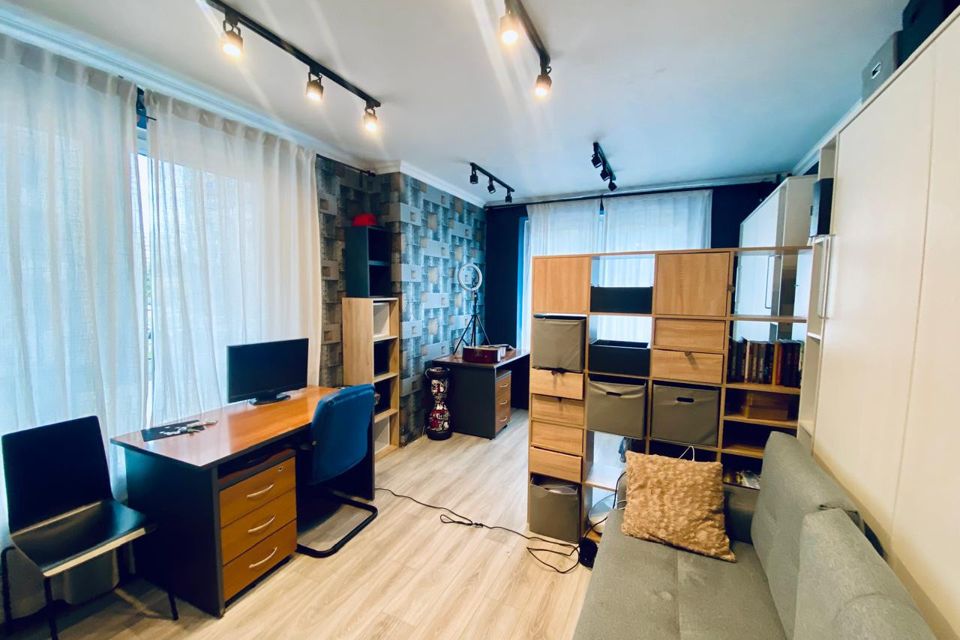 Продаётся 2-комнатная квартира, 56.7 м²