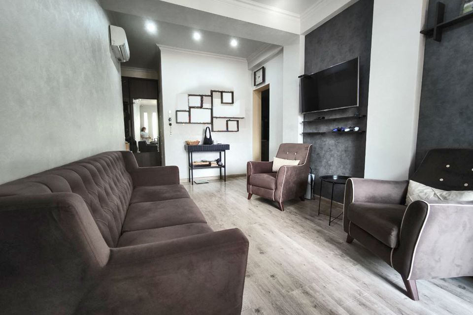 Продаётся 3-комнатная квартира, 40.9 м²