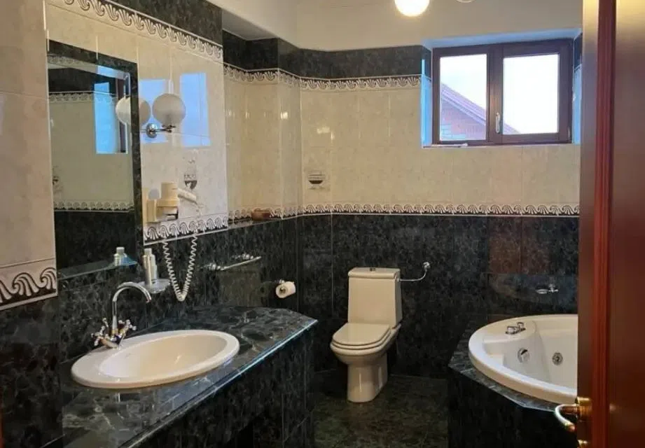 Продаётся 3-этажный дом, 415 м²
