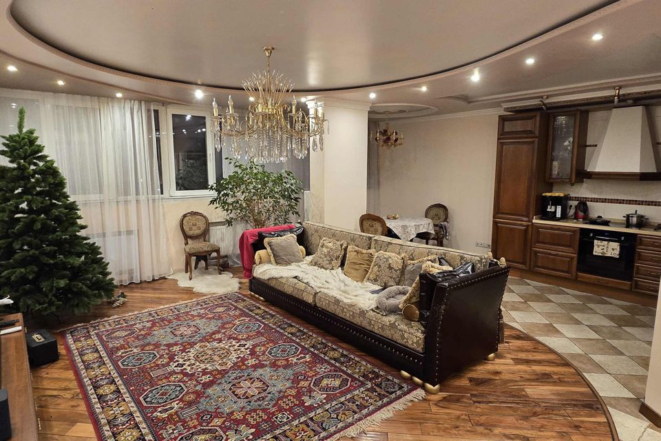 Продаётся 3-комнатная квартира, 91 м²
