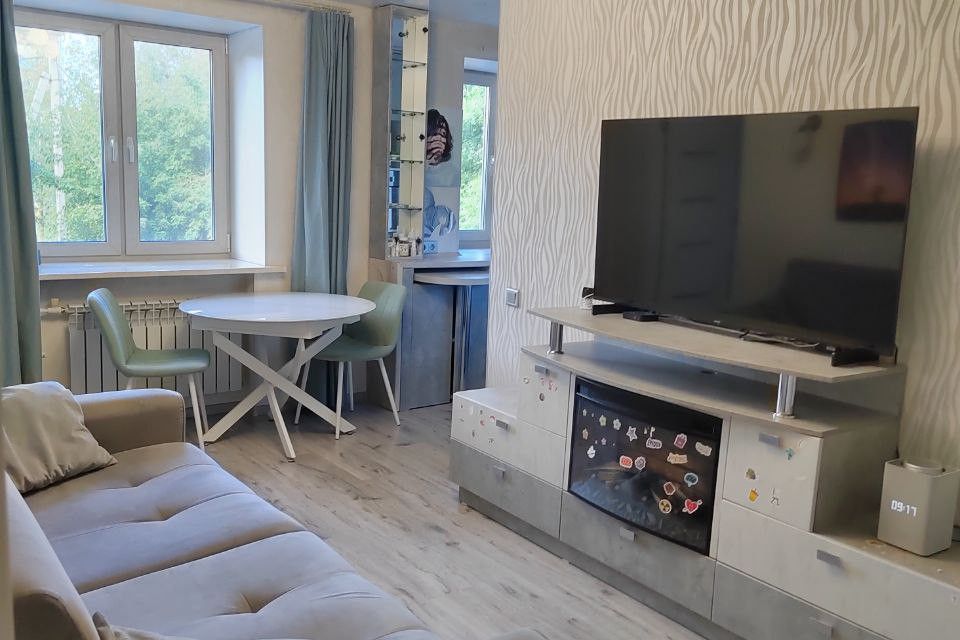 Продаётся 3-комнатная квартира, 52.3 м²