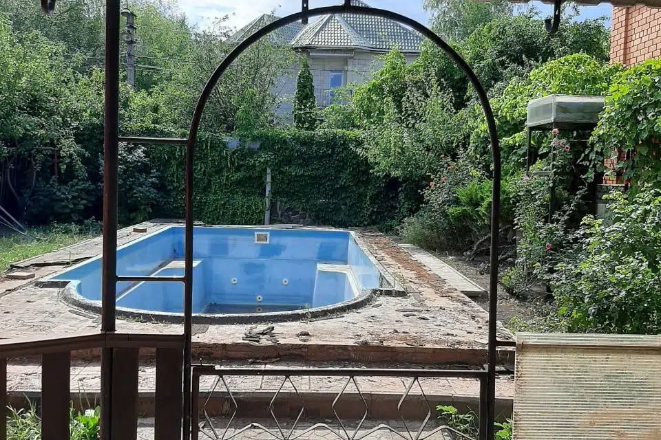 Продаётся 3-этажный дом, 325 м²