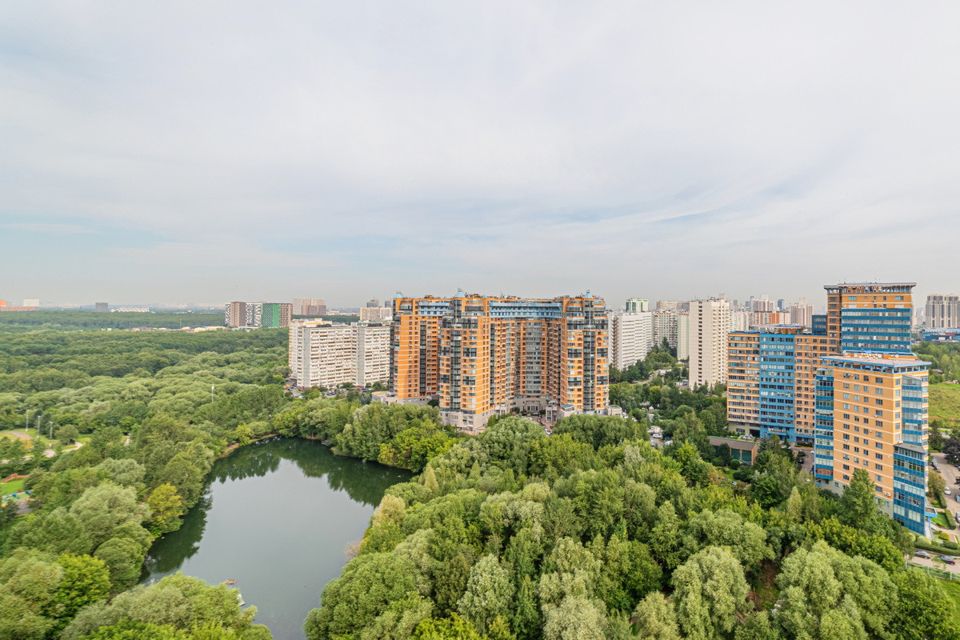 Продаётся 3-комнатная квартира, 134.5 м²