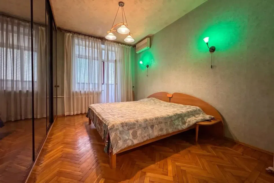Продаётся 4-комнатная квартира, 115 м²