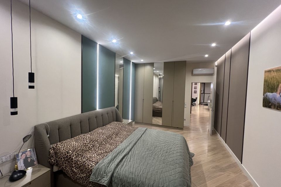 Продаётся 3-комнатная квартира, 114.3 м²