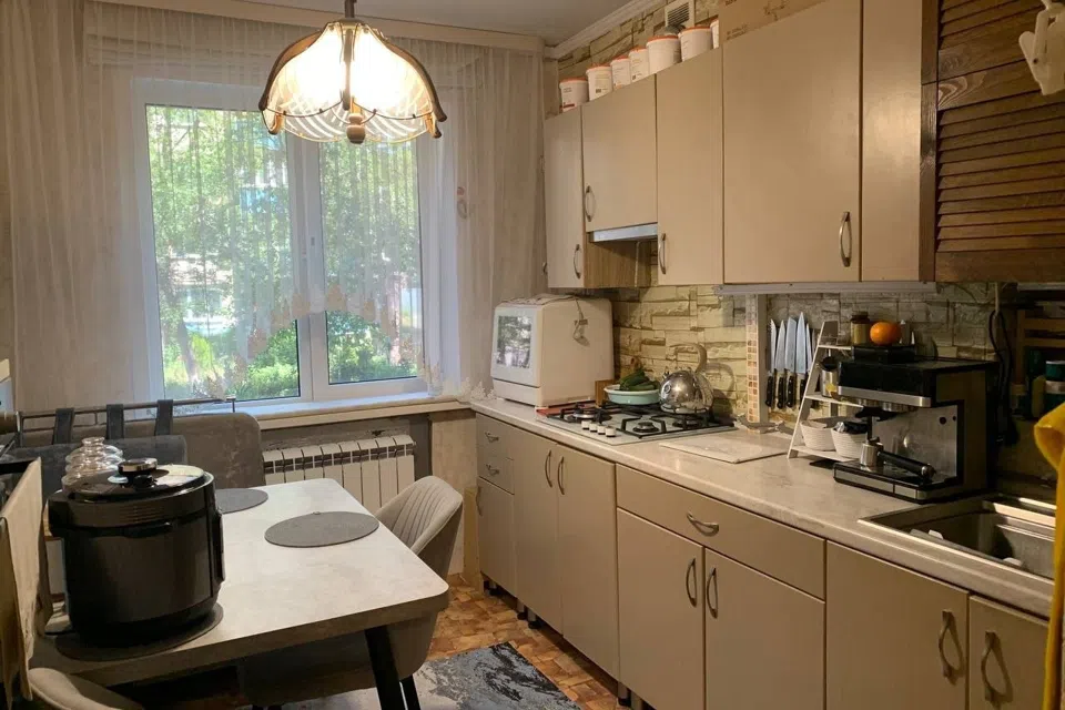 Продаётся 3-комнатная квартира, 57.2 м²
