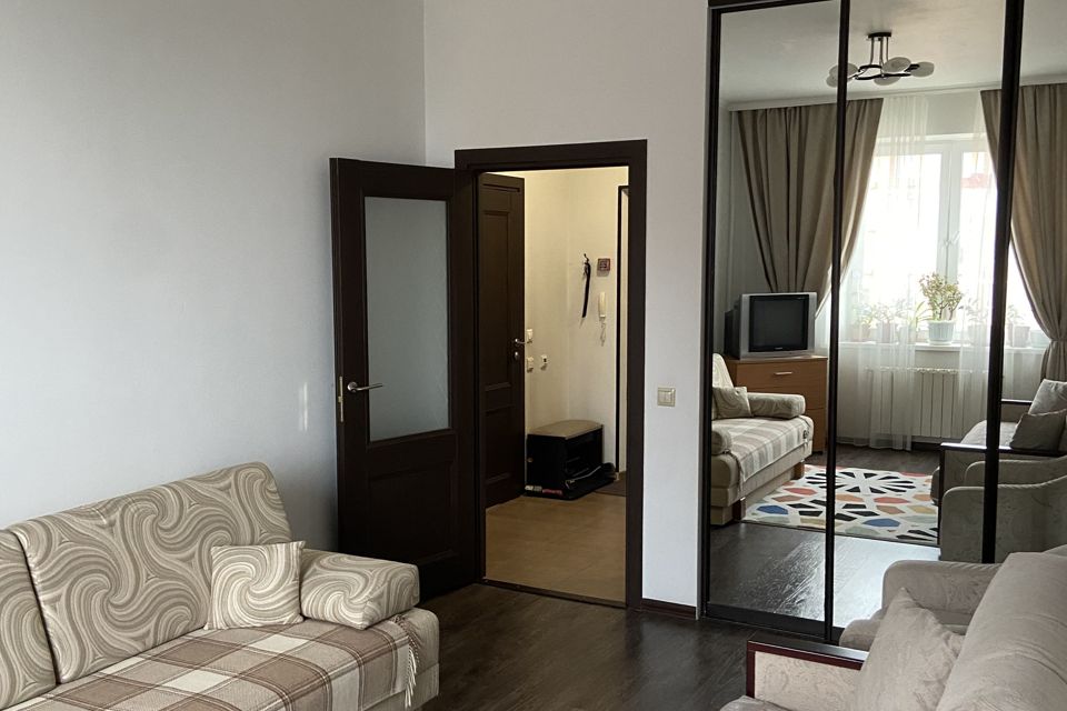 Продаётся 1-комнатная квартира, 43 м²