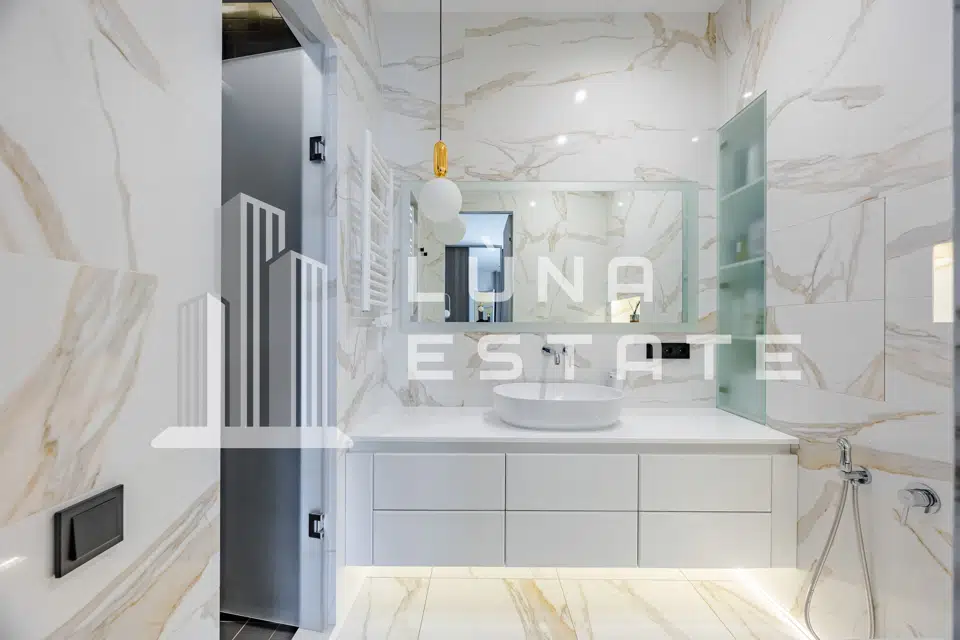 Продаётся 3-комнатная квартира, 103 м²