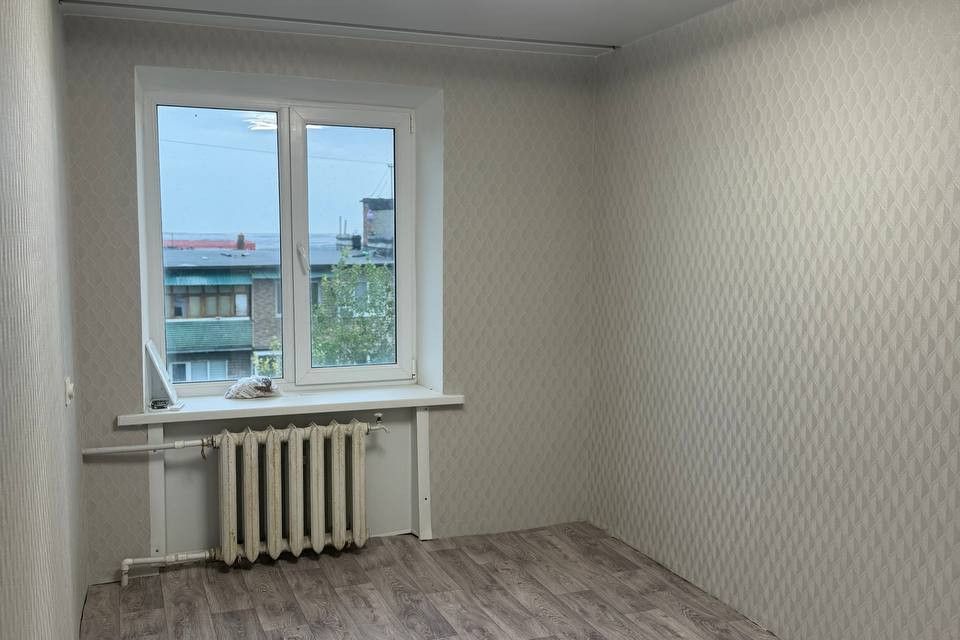 Продаётся 4-комнатная квартира, 60.5 м²