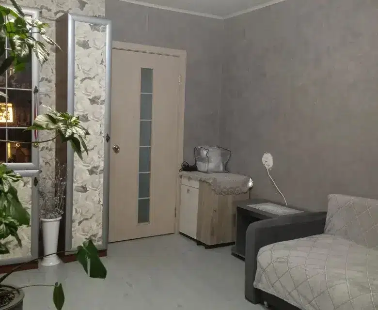 Продаётся 4-комнатная квартира, 72 м²