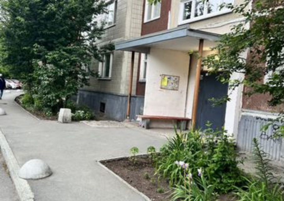 Продаётся 4-комнатная квартира, 93.7 м²