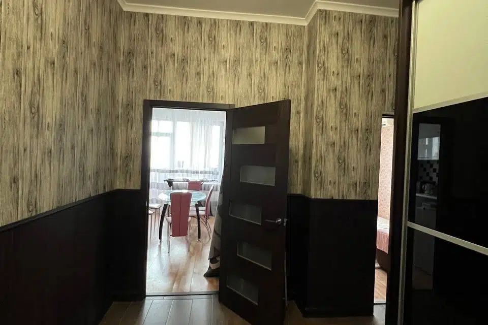 Продаётся 1-комнатная квартира, 56 м²