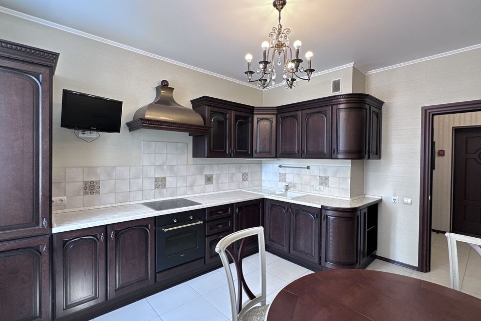 Продаётся 1-комнатная квартира, 69 м²
