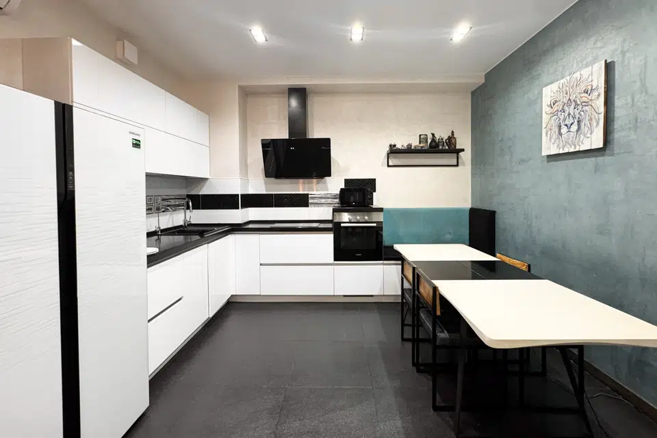 Продаётся 4-комнатная квартира, 138.7 м²
