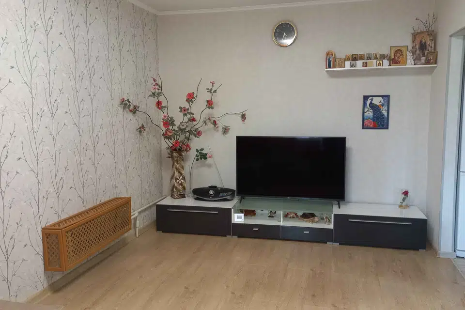 Продаётся 4-комнатная квартира, 79.4 м²