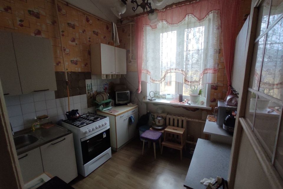 Продаётся 3 комнаты в 1-комн. квартире, 16.4 м²