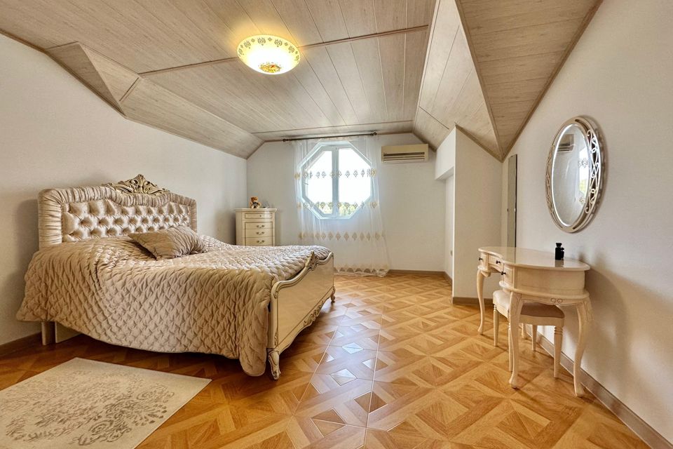 Продаётся 3-комнатная квартира, 123 м²