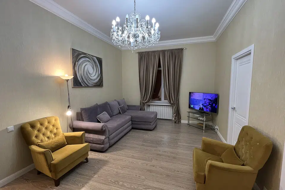 Продаётся 4-комнатная квартира, 131.8 м²
