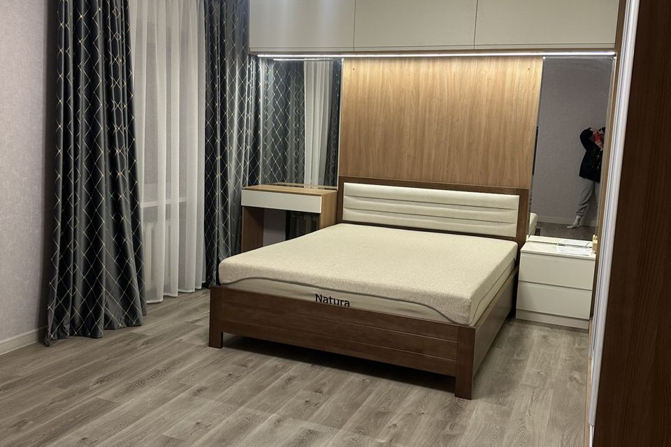 Продаётся 4-комнатная квартира, 190.5 м²