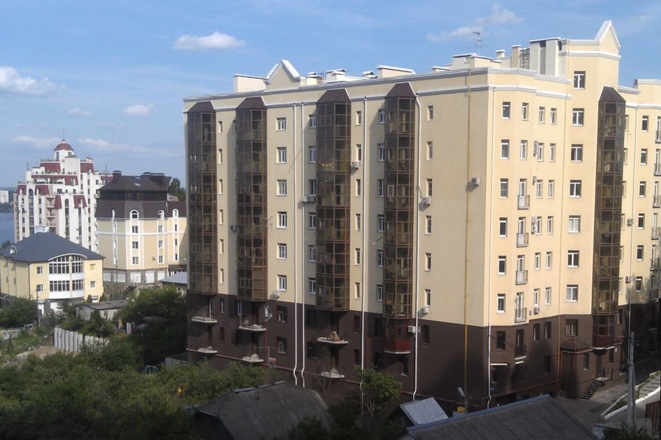 Продаётся 2-комнатная квартира, 102.4 м²