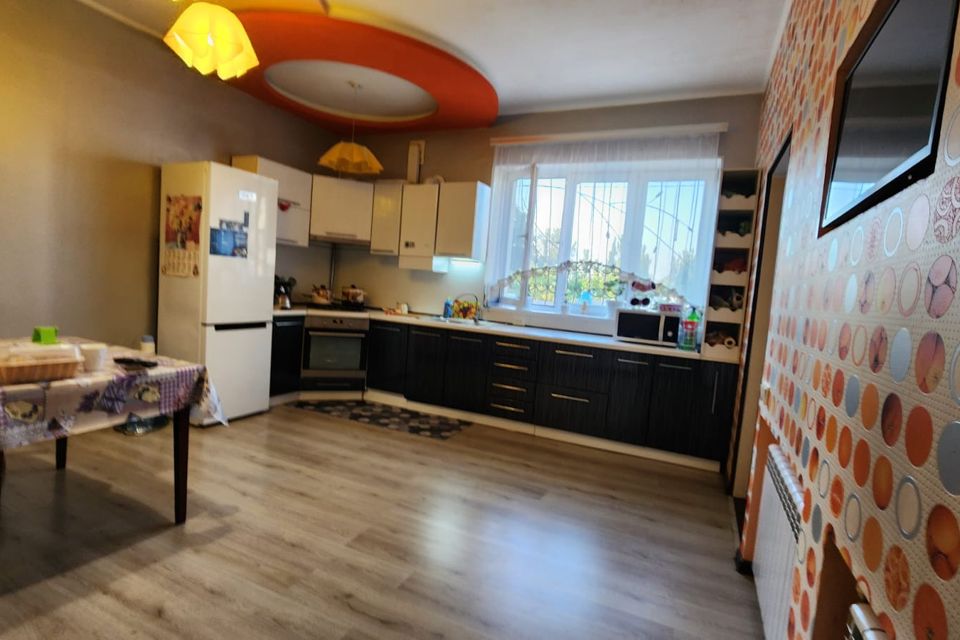 Продаётся 2-этажный дом, 120 м²