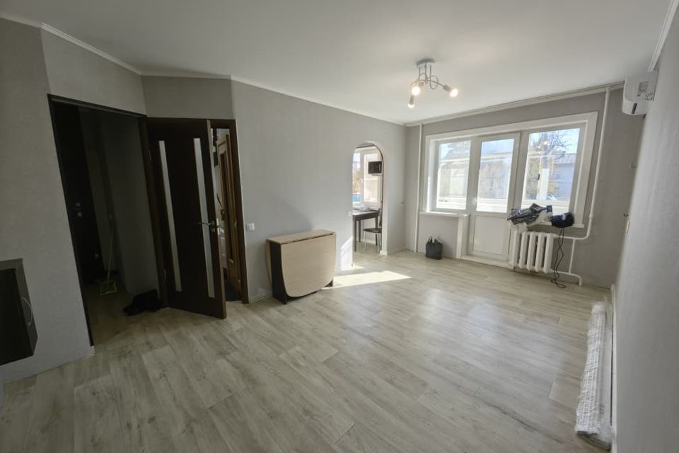 Продаётся 3-комнатная квартира, 57.8 м²