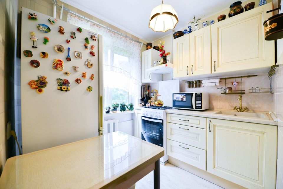 Продаётся 4-комнатная квартира, 60.7 м²