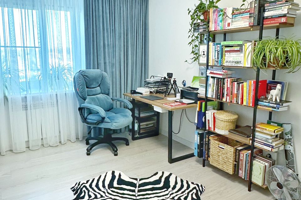 Продаётся 4-комнатная квартира, 111.1 м²
