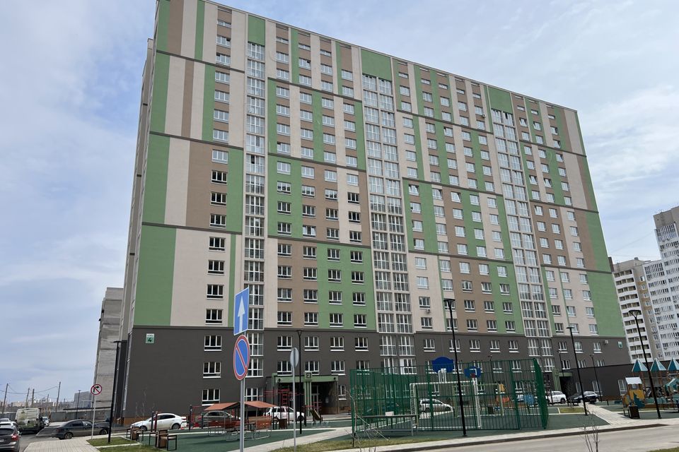 Продаётся 1-комнатная квартира, 53.7 м²
