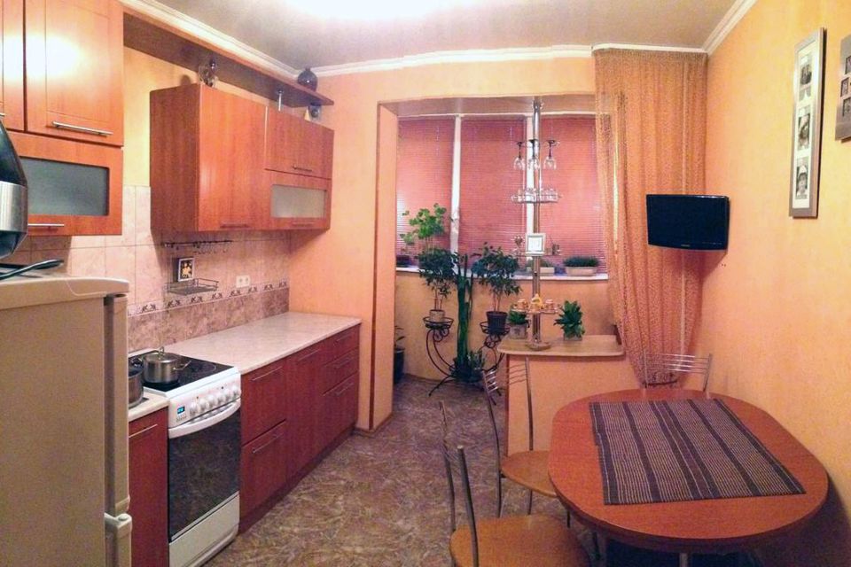 Сдаётся 2-комнатная квартира, 58 м²
