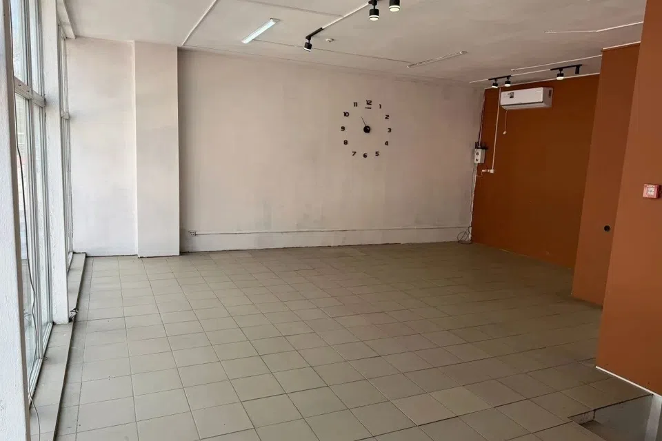 Продаётся торговое помещение, 310 м²