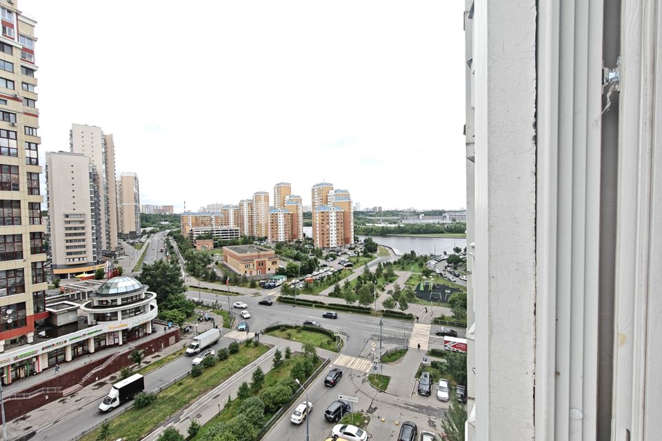 Продаётся 3-комнатная квартира, 93 м²