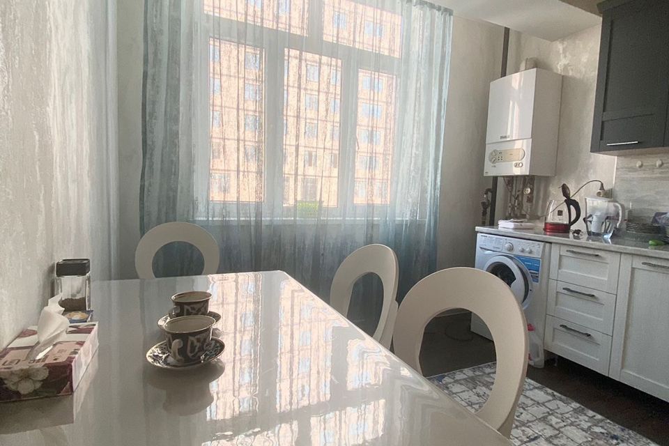 Продаётся 1-комнатная квартира, 41.8 м²