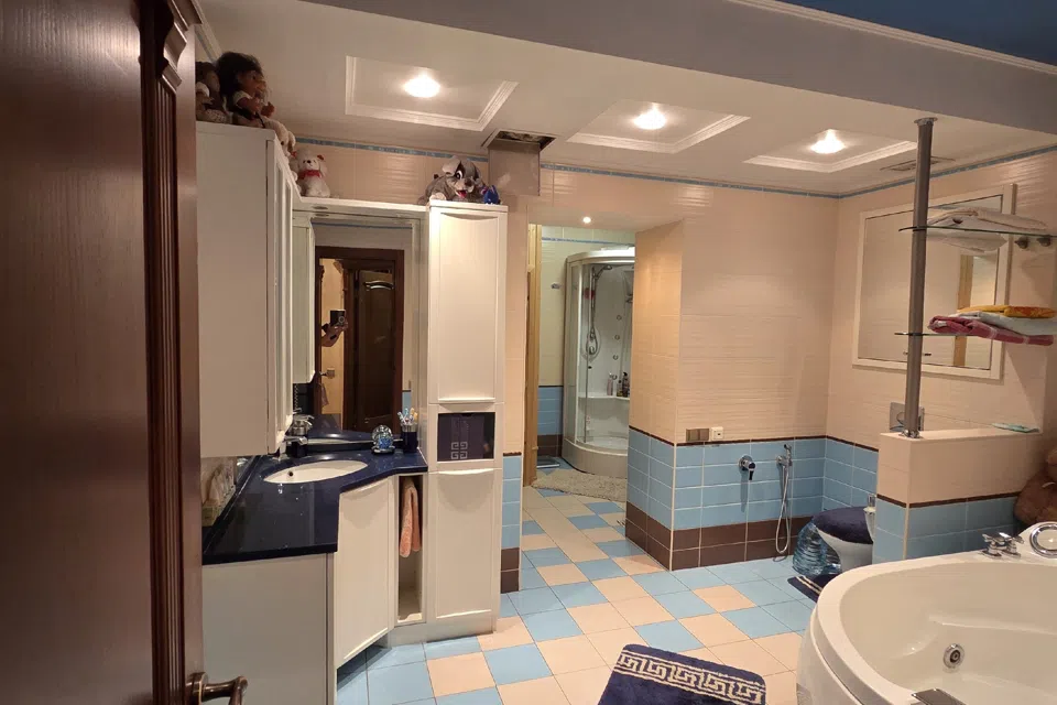 Продаётся 5-комнатная квартира, 197.1 м²