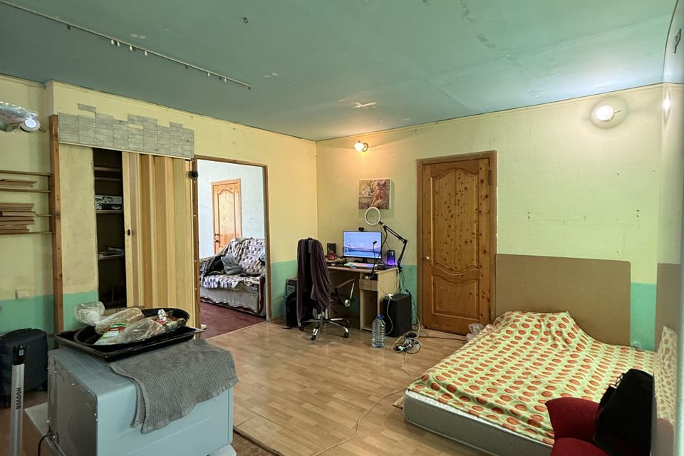Продаётся 4-комнатная квартира, 65.4 м²