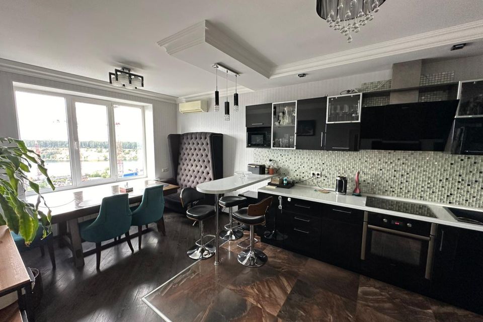 Продаётся 2-комнатная квартира, 92.1 м²