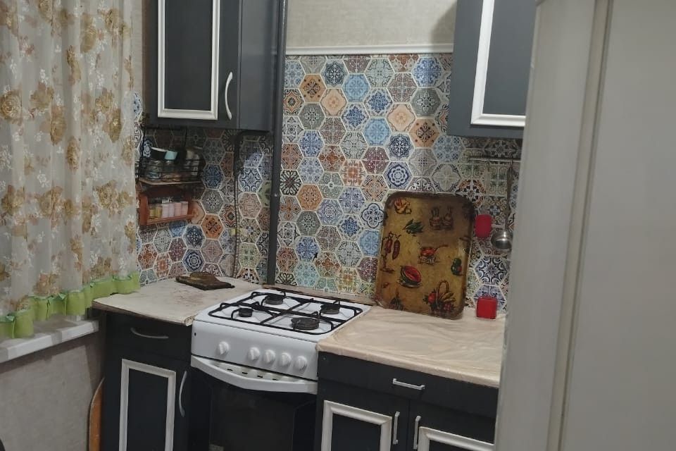 Продаётся 2 комнаты в 3-комн. квартире, 22.2 м²
