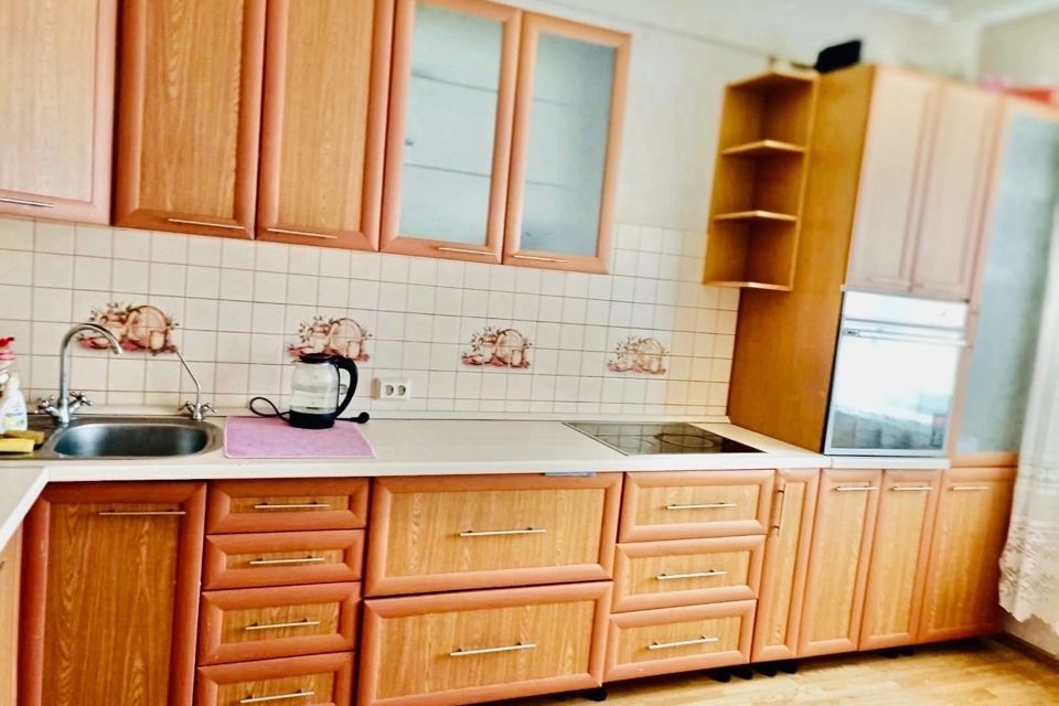 Сдаётся 2-комнатная квартира, 65 м²