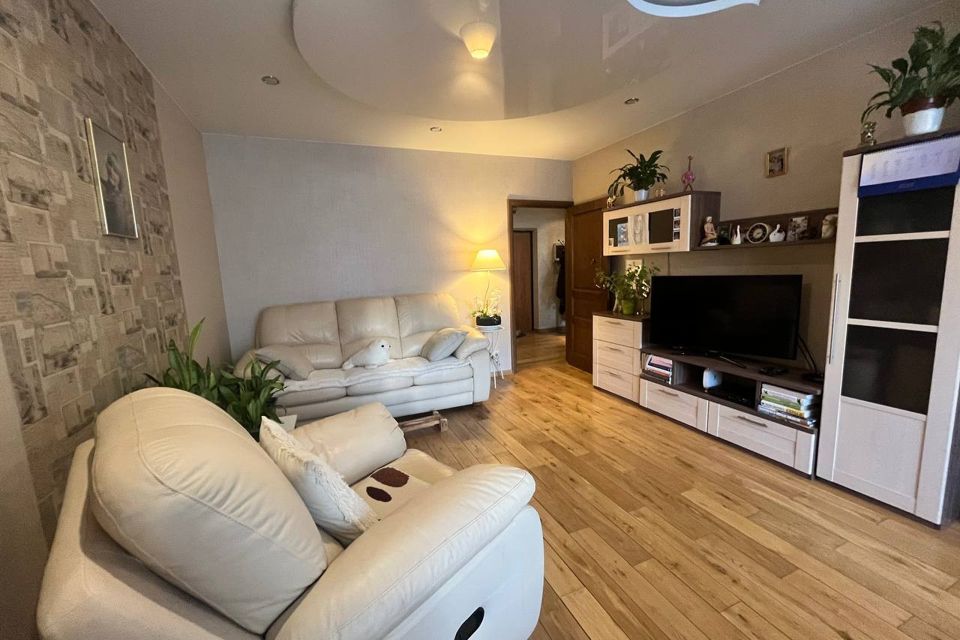 Продаётся 1-комнатная квартира, 52.2 м²
