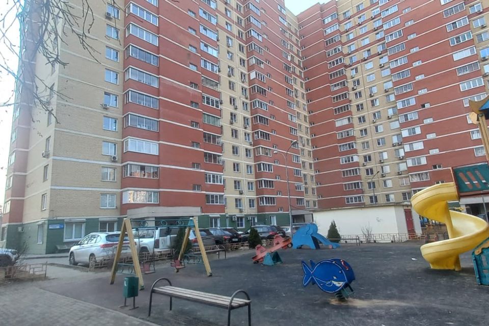 Продаётся 2-комнатная квартира, 72.6 м²