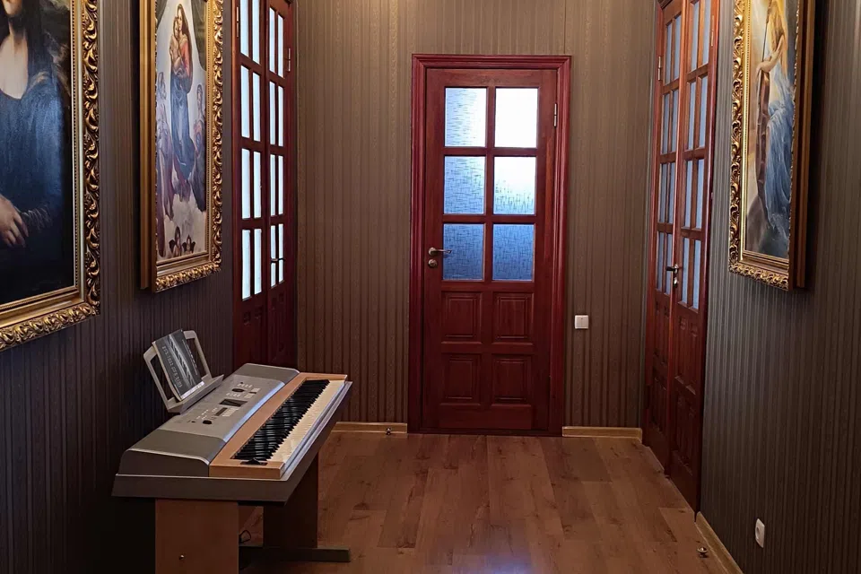Продаётся 3-этажный дом, 281 м²