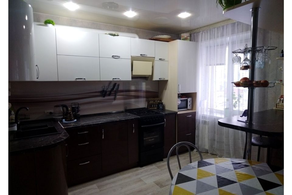 Продаётся 3-комнатная квартира, 116.5 м²